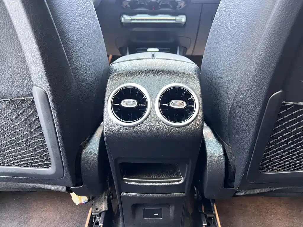 Mercedes-Benz GLB — миниатюра 14