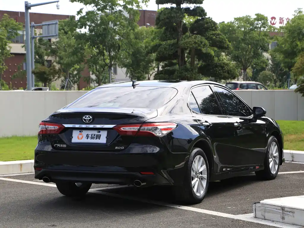 Toyota Camry — миниатюра 20