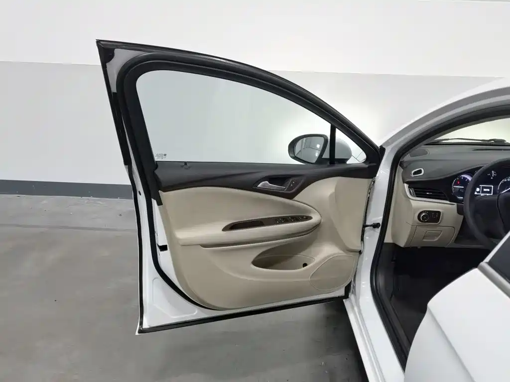 Buick Verano — миниатюра 8