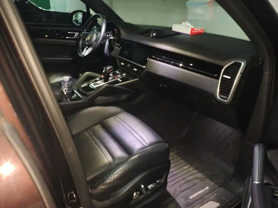 Porsche Cayenne — миниатюра 8