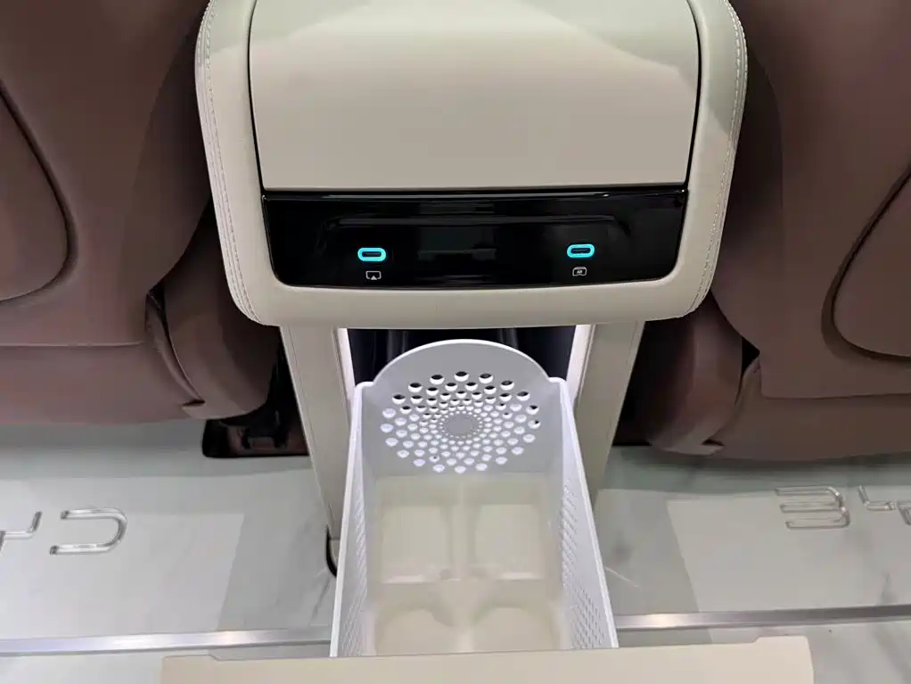 BYD Xia — миниатюра 16