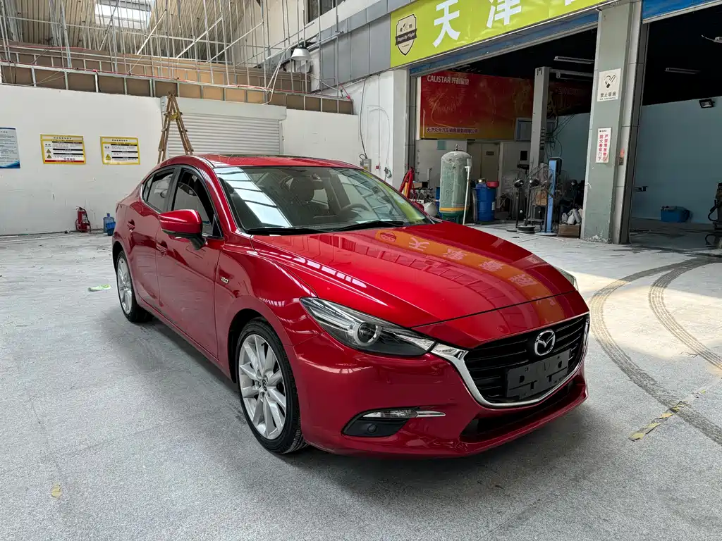 Mazda Mazda3 3 2017 2.0L AT Luxury V