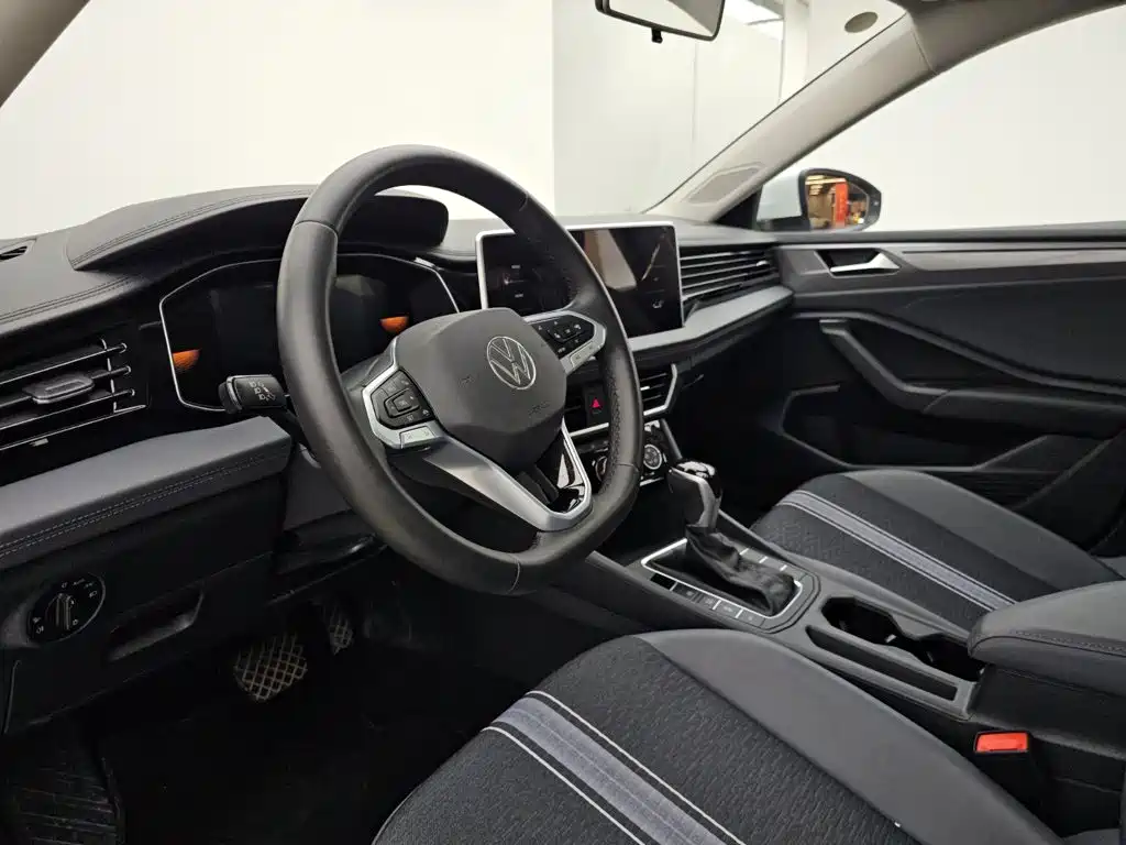 Volkswagen Sagitar — миниатюра 6