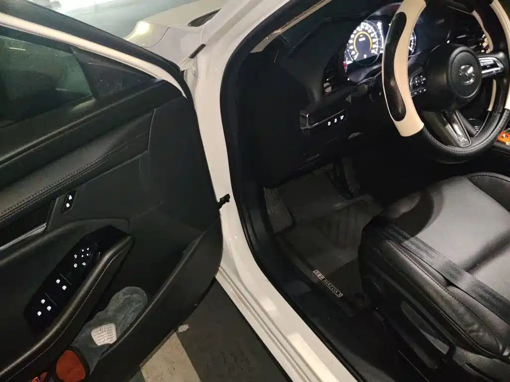 Mazda 3 Axela — миниатюра 12