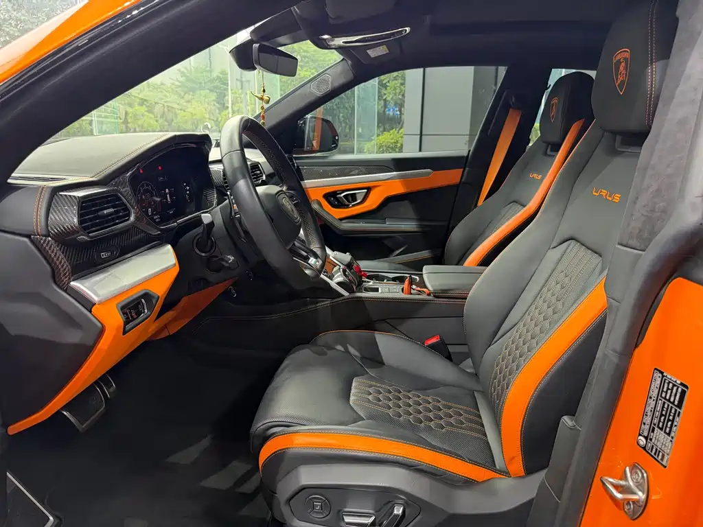 Lamborghini Urus — миниатюра 10