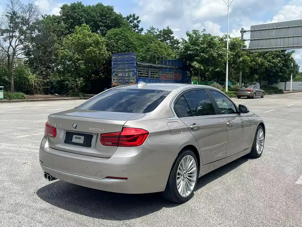 BMW 3 Series — миниатюра 8