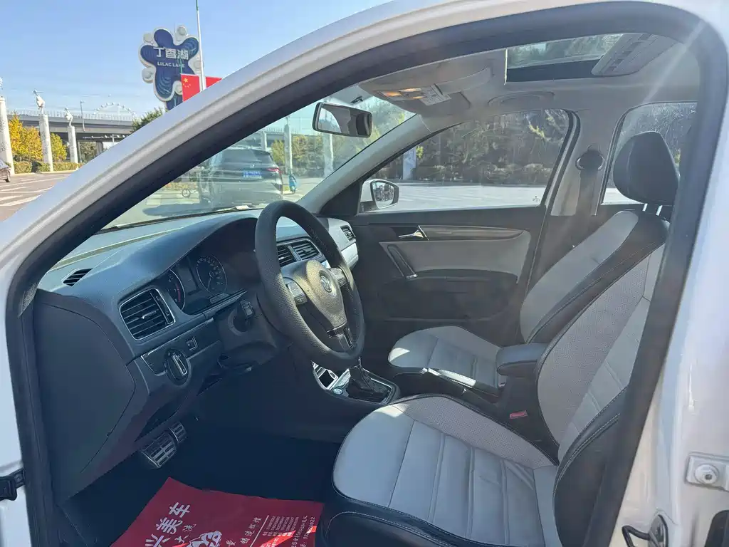 Volkswagen Cross Lavida — миниатюра 4