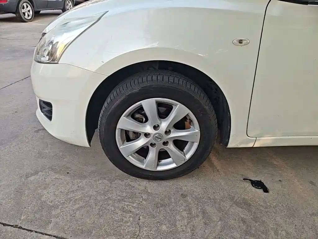 Nissan Tiida — миниатюра 23
