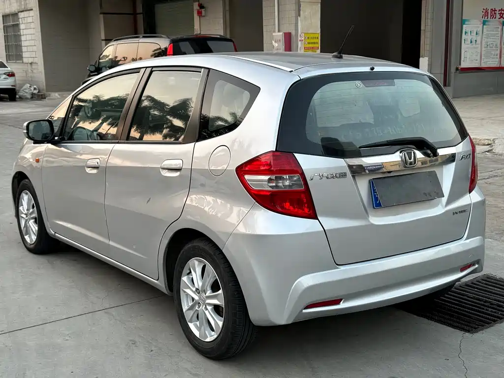 Honda Fit 2011 1.5L AT Luxury