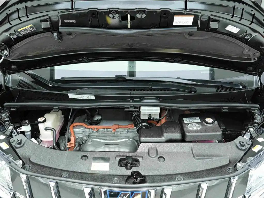 Toyota Alphard — миниатюра 22