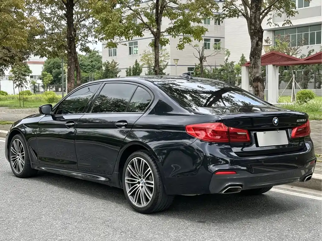 BMW 5 Series — миниатюра 16