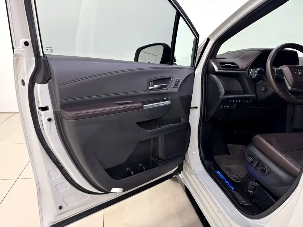 Toyota Sienna 2021 2.5L