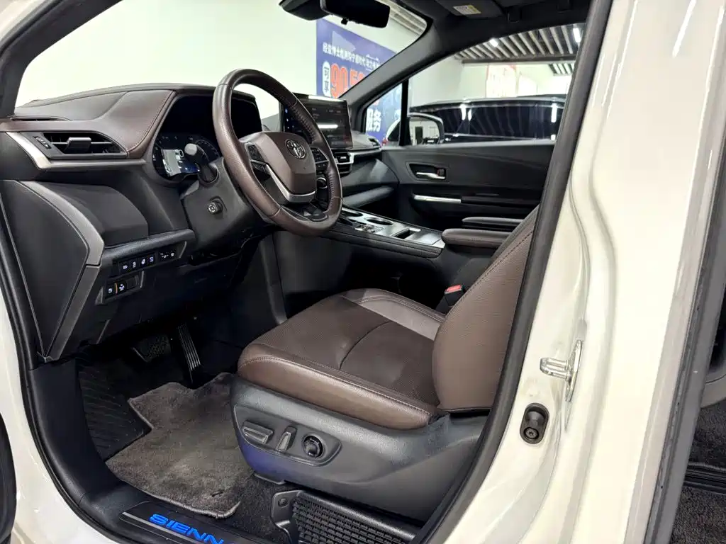 Toyota Sienna 2021 2.5L