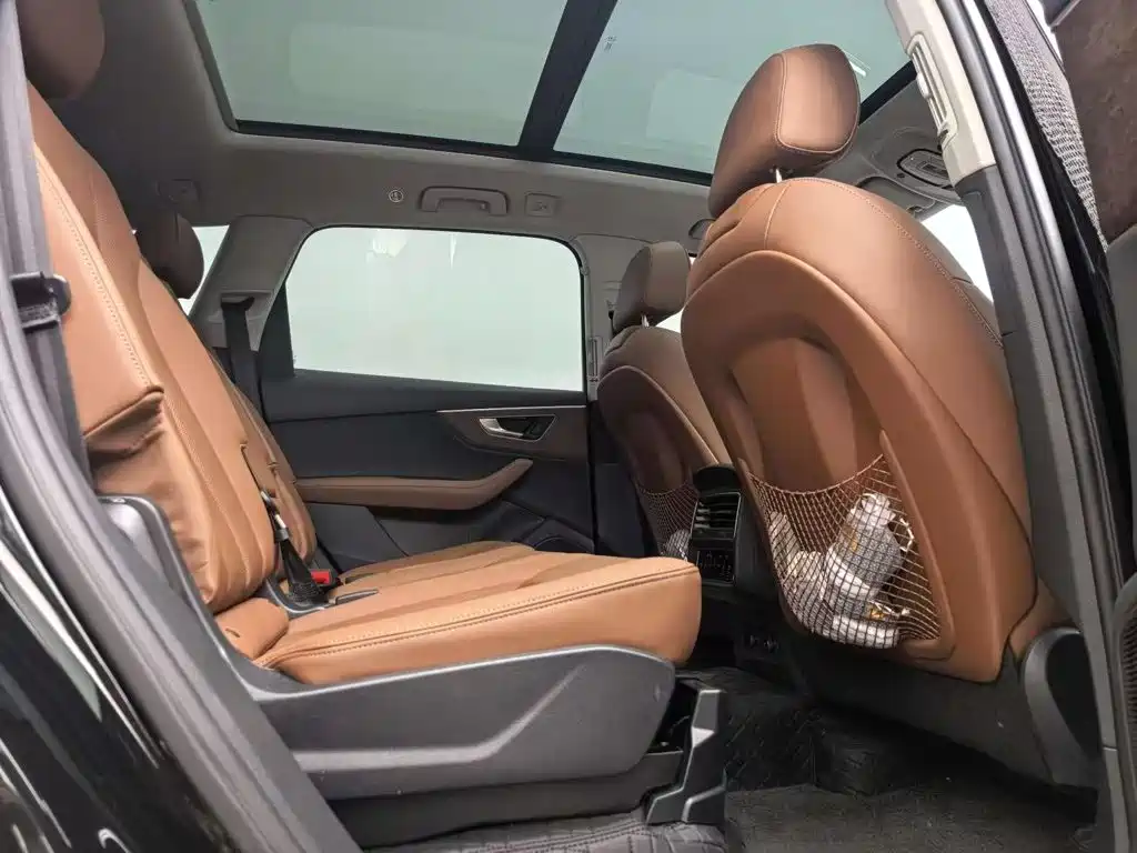 Audi Q7 — миниатюра 8