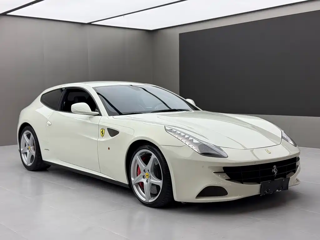 Ferrari FF — миниатюра 5