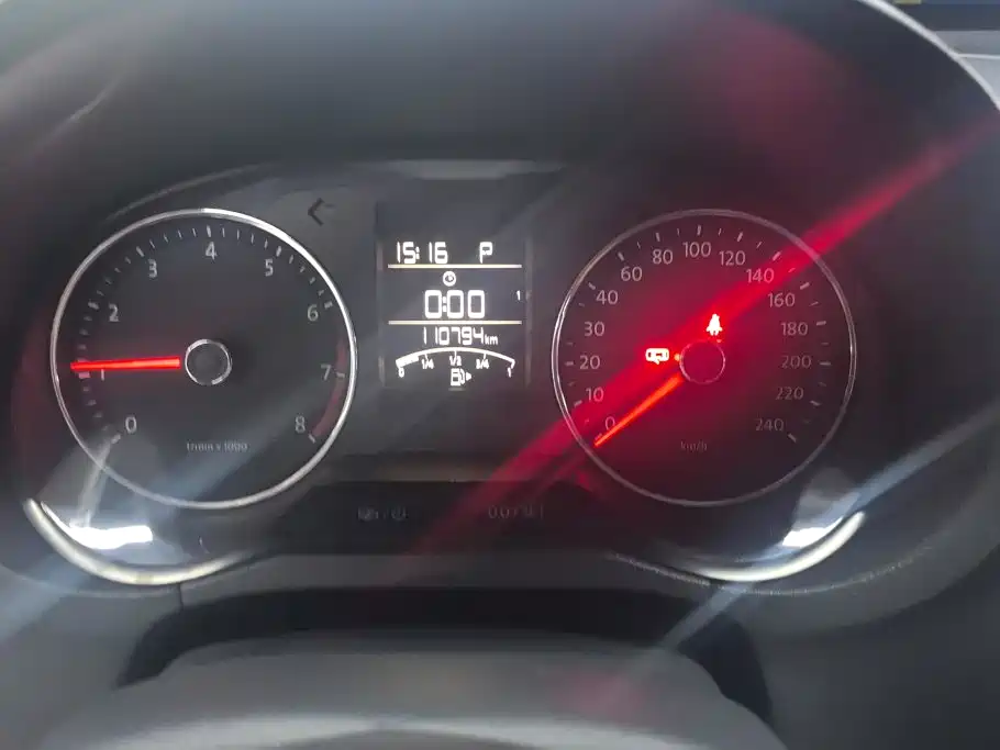 Volkswagen Polo — миниатюра 14