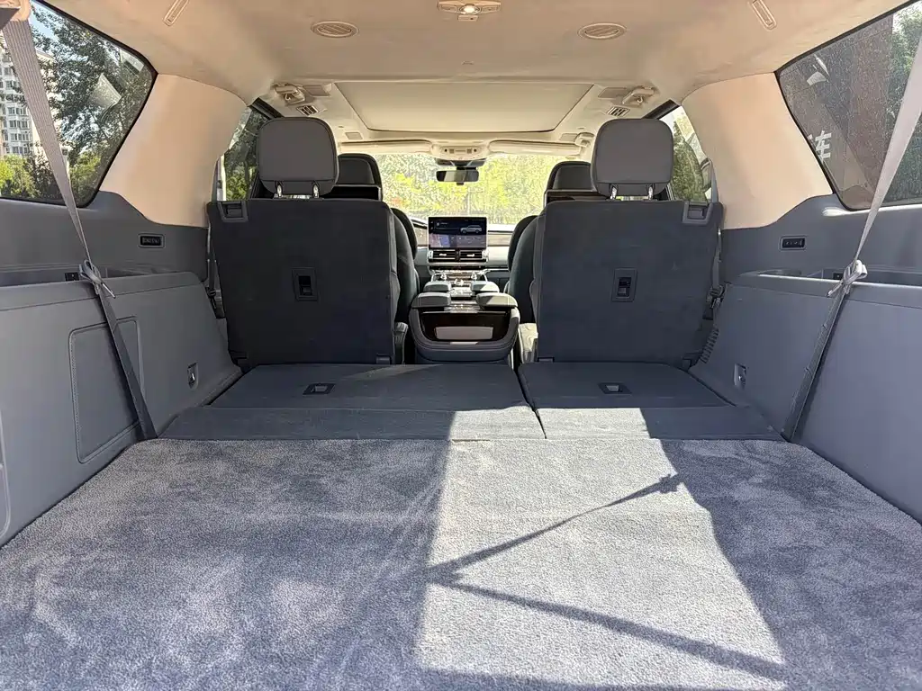 Lincoln Navigator — миниатюра 7