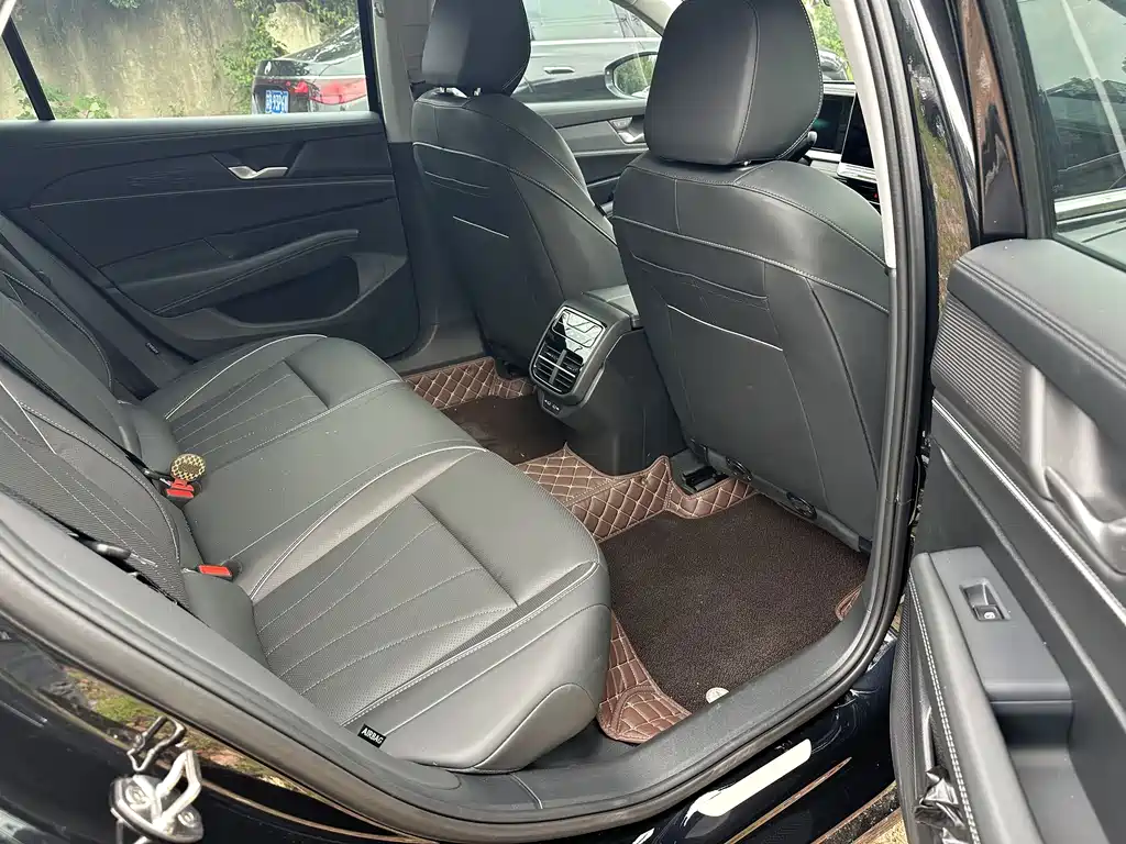 Volkswagen Passat — миниатюра 9