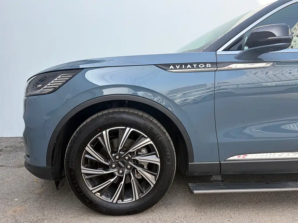 Lincoln Aviator — миниатюра 14