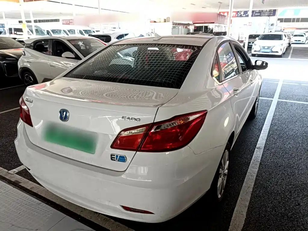 Changan Eado New Energy — миниатюра 7