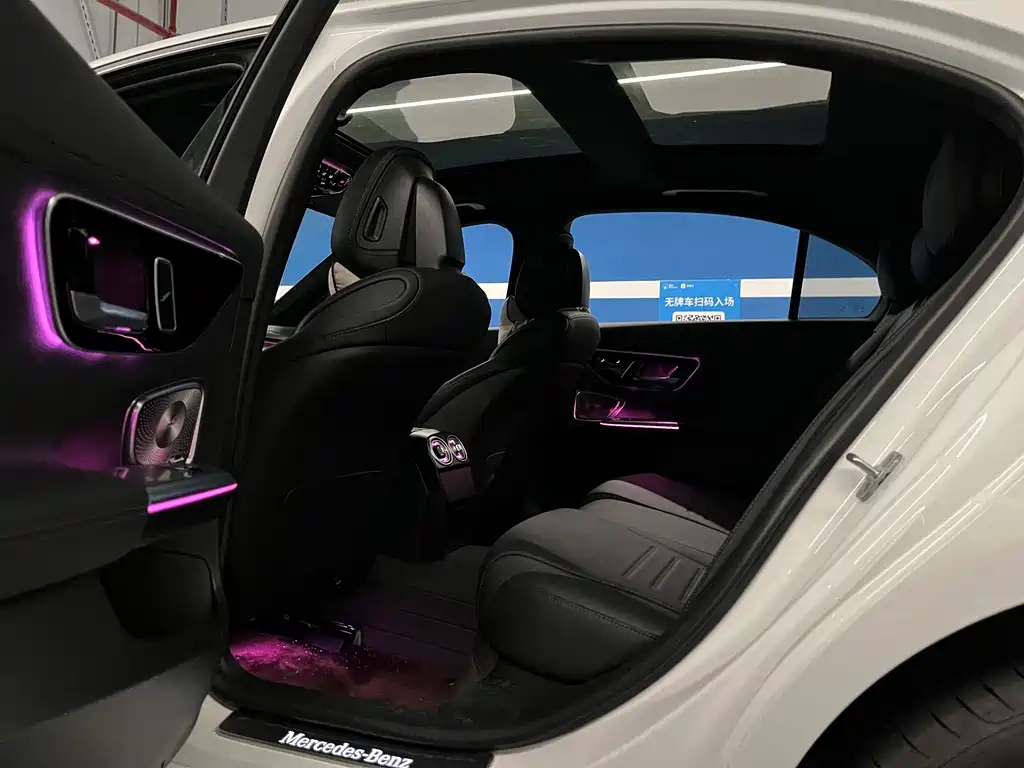 Mercedes-Benz C-Class — миниатюра 10