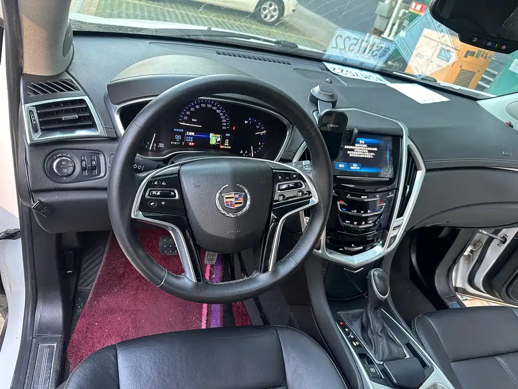Cadillac SRX — миниатюра 10