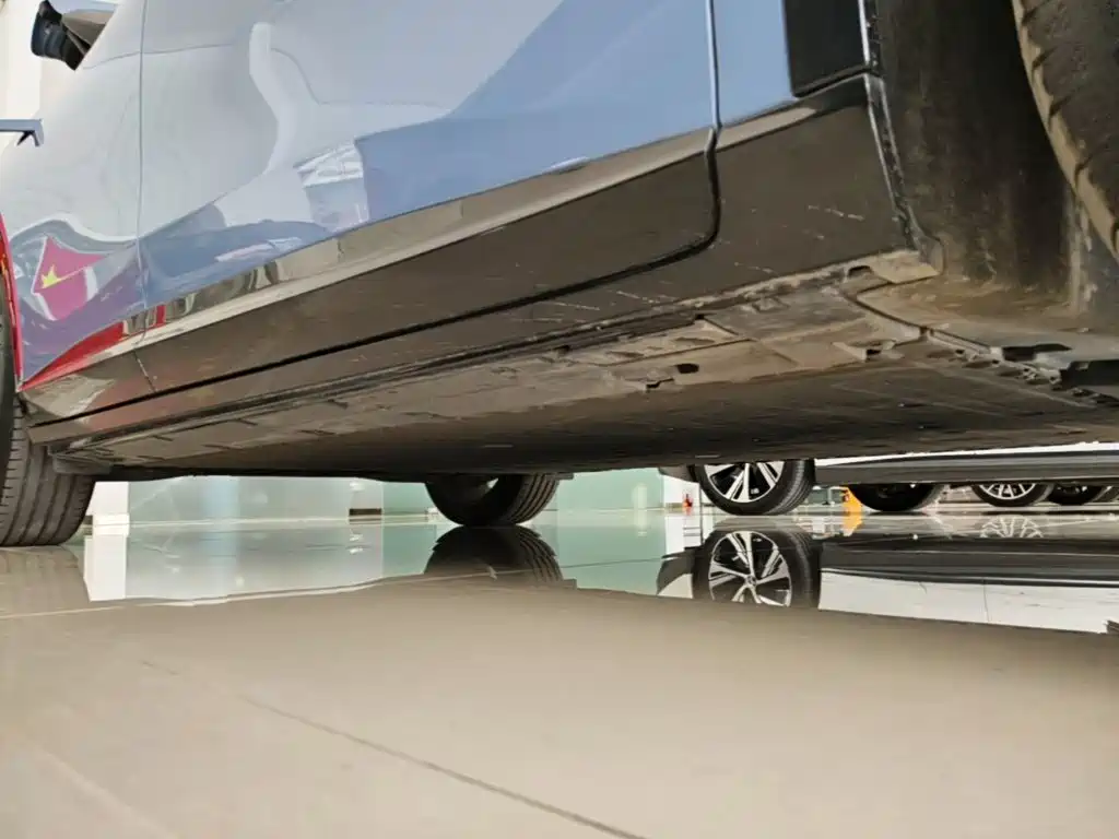 Hongqi Красный флаг Skyman 06 — миниатюра 21