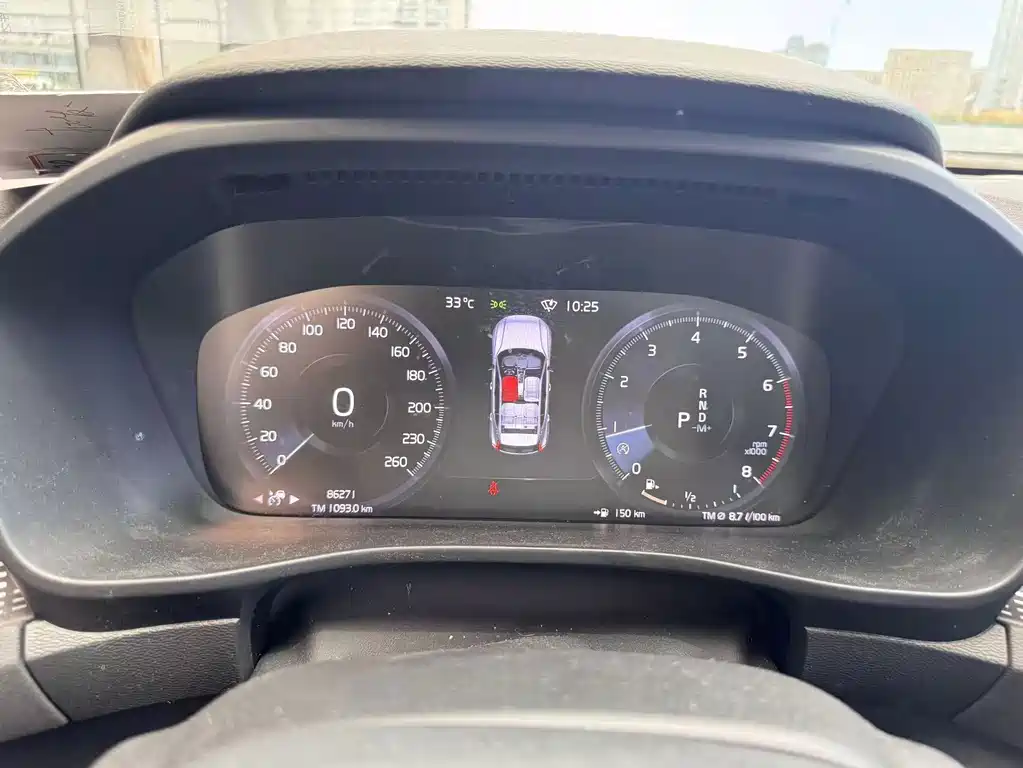 Volvo XC40 — миниатюра 10