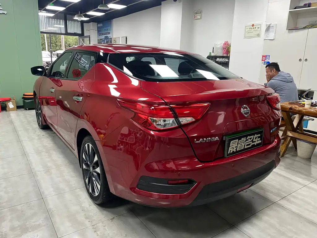 Nissan Bluebird 1.6L CVT Smart Cool Edition, фото 5