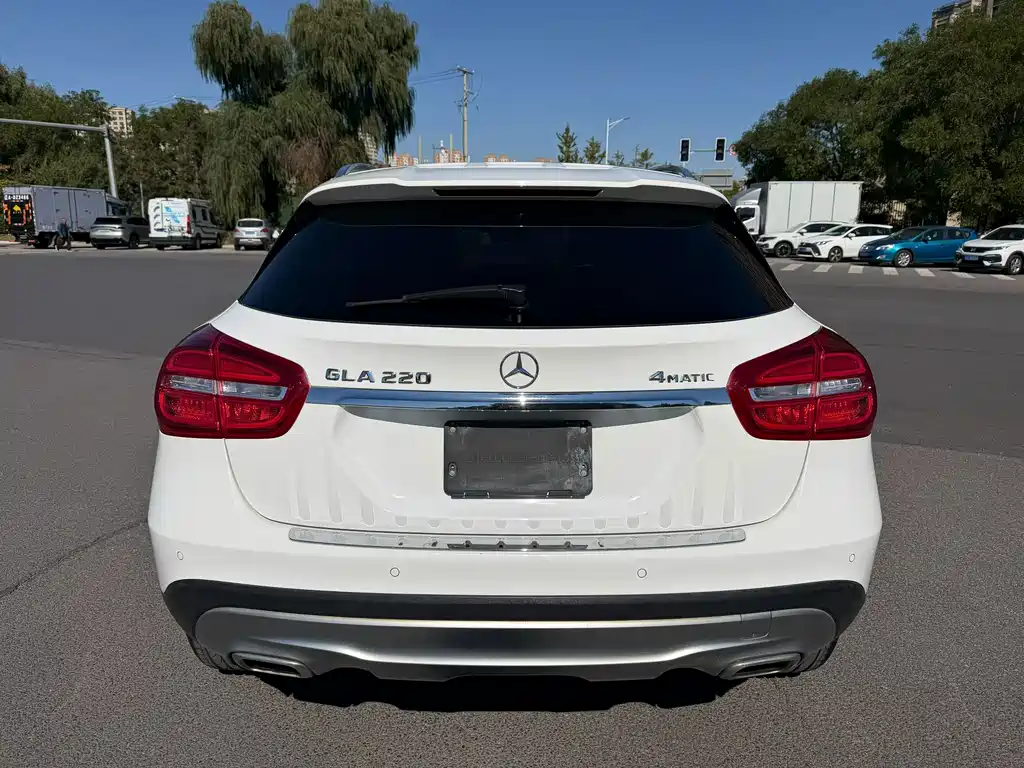 Mercedes-Benz GLA — миниатюра 8