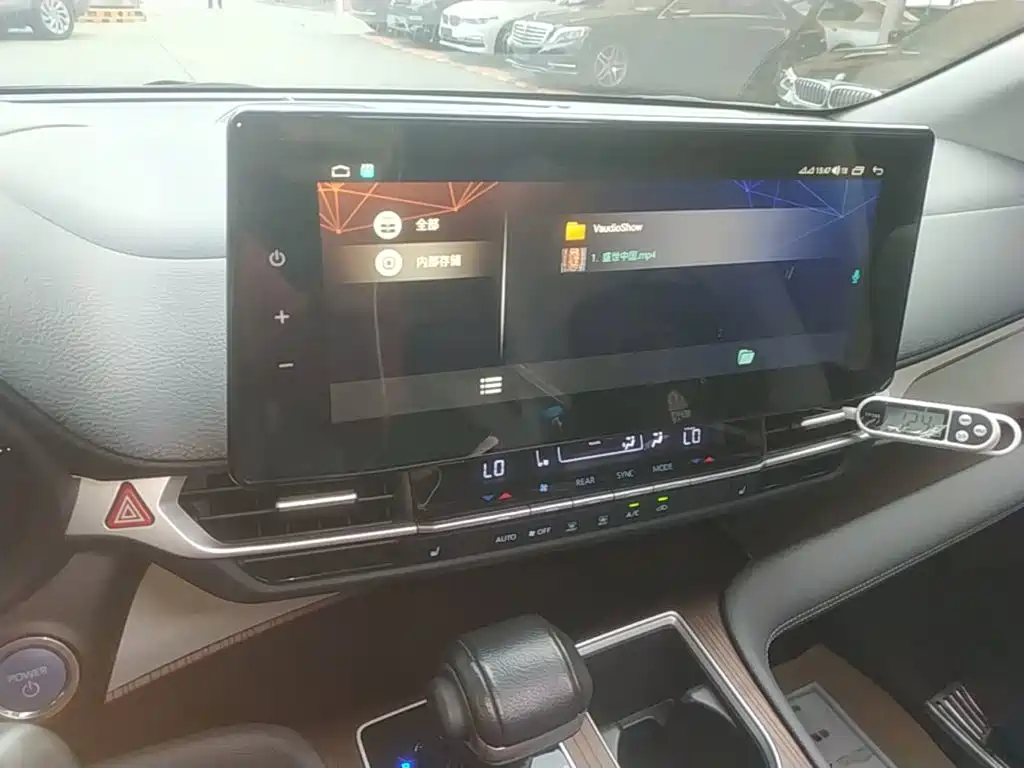 Toyota Sienna — миниатюра 13