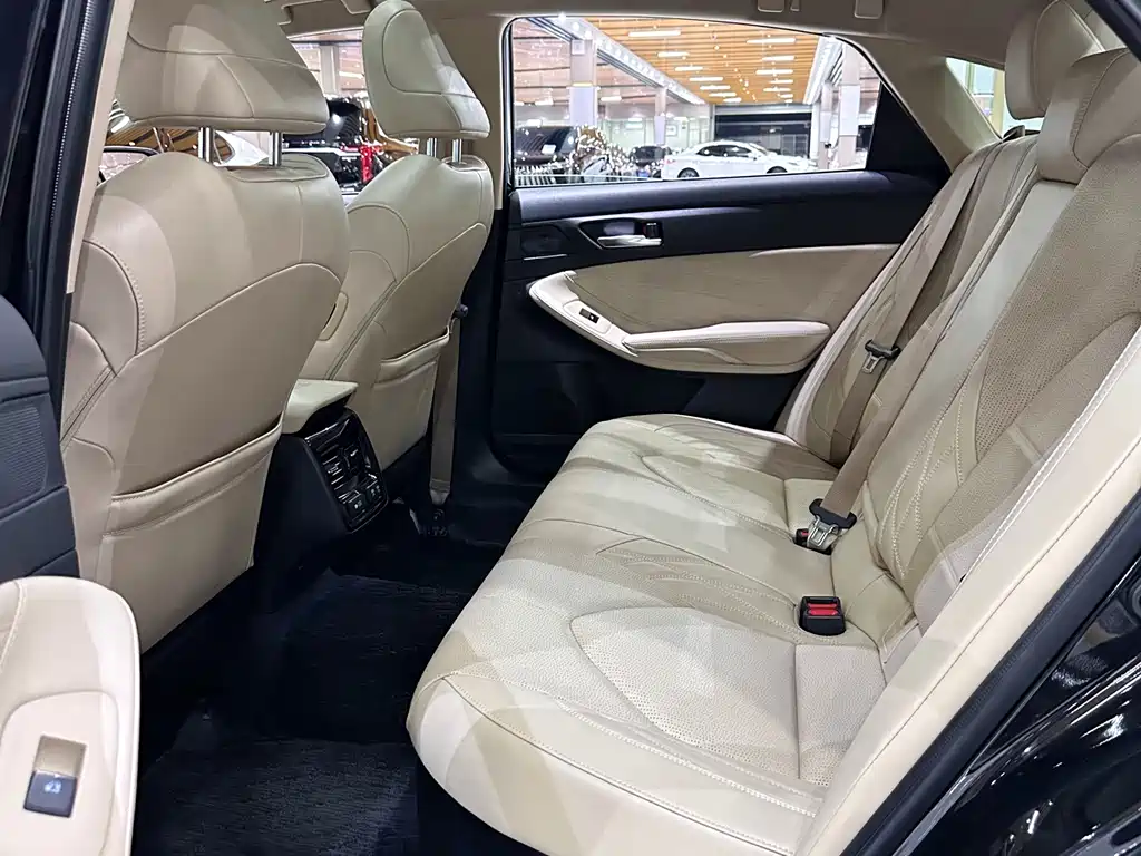 Toyota Avalon — миниатюра 8