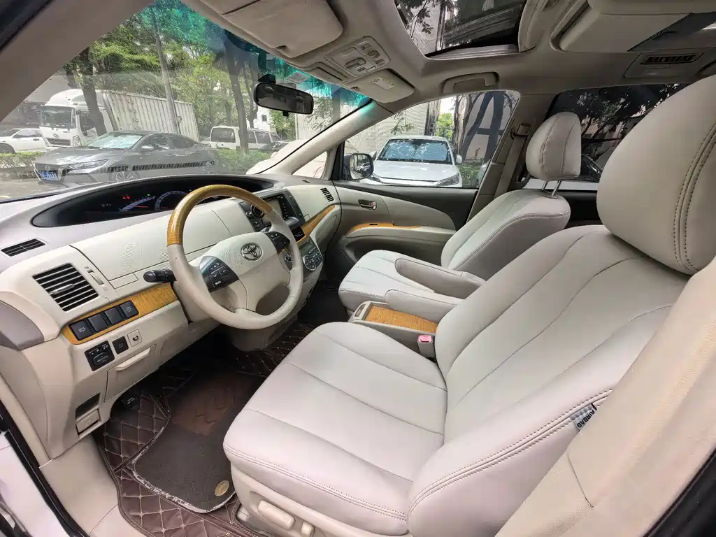 Toyota Previa — миниатюра 10