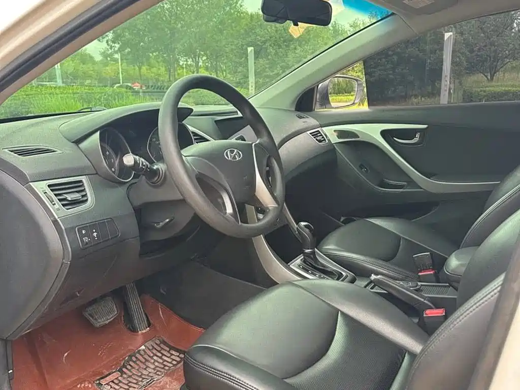 Hyundai Elantra Langdong — миниатюра 8
