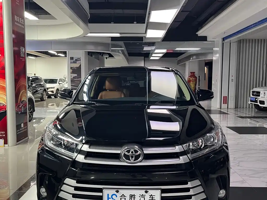 TOYOTA HIGHLANDER