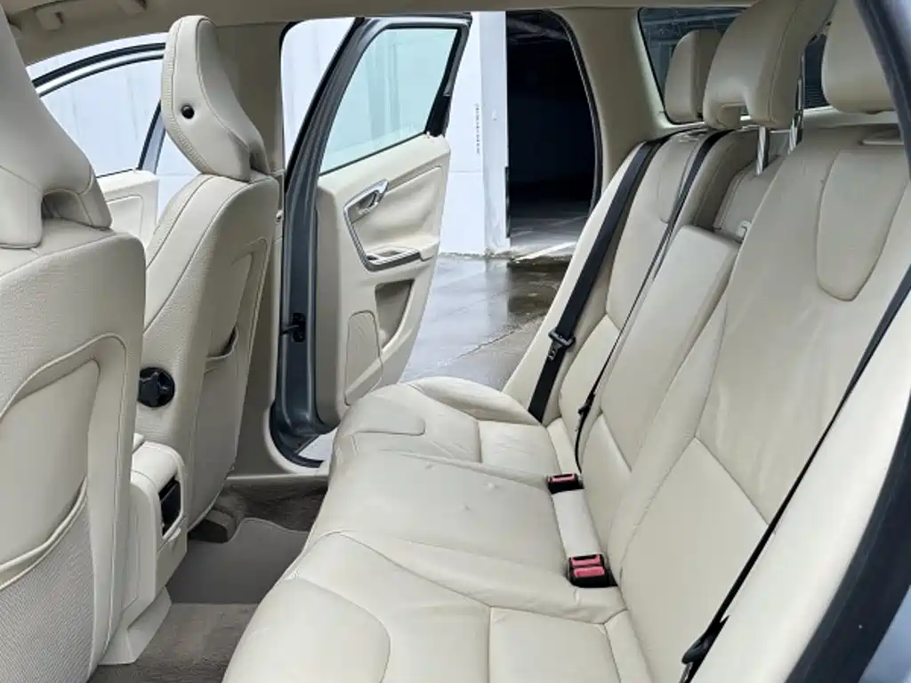 Volvo XC60 (Import) — миниатюра 11