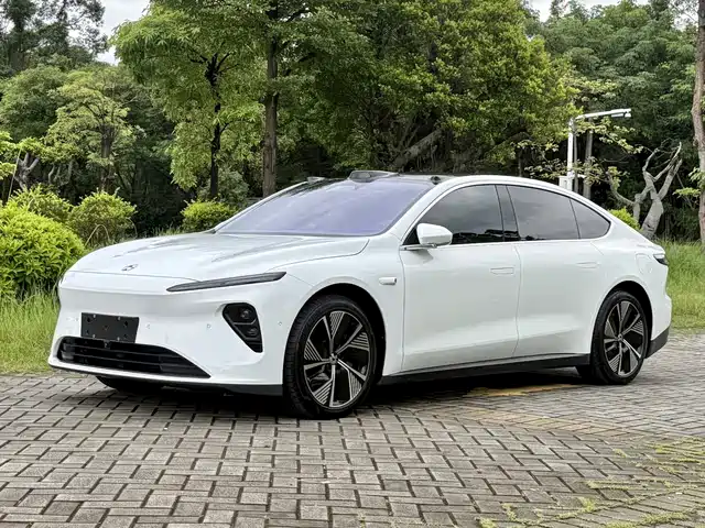 NIO ET7