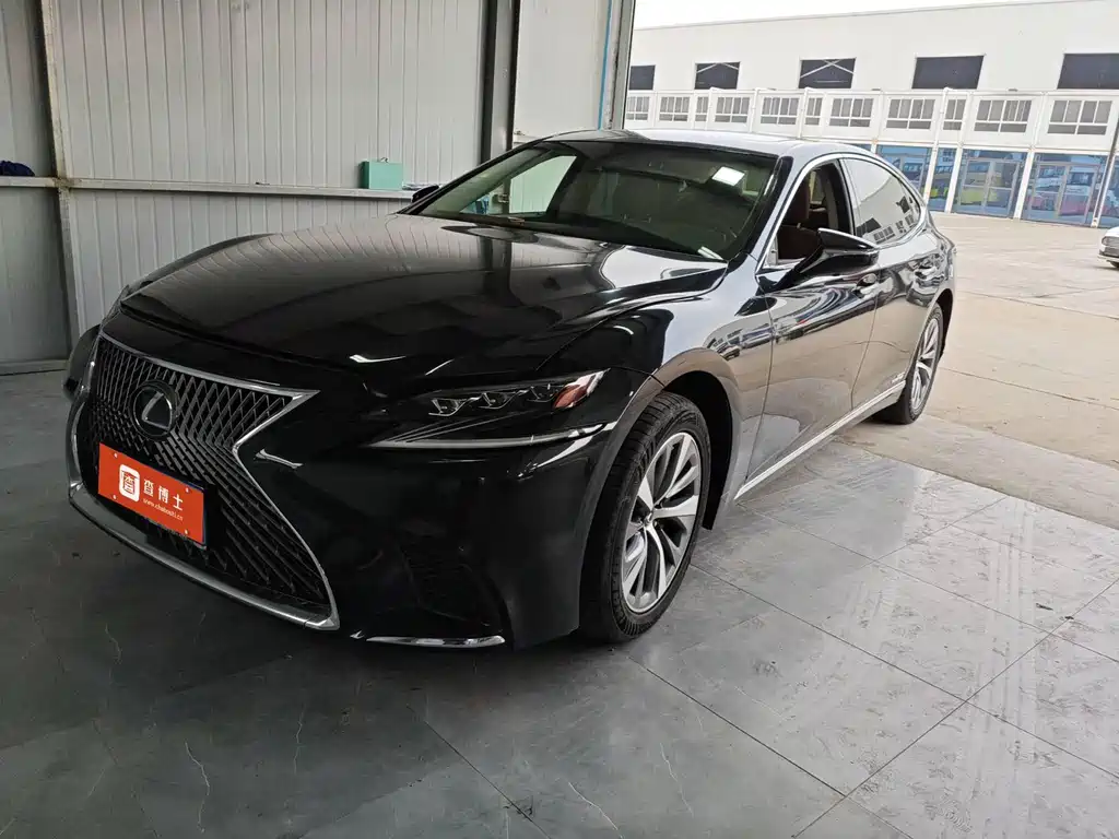 LEXUS LS