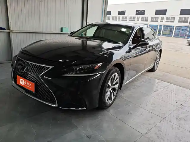 LEXUS LS 2019