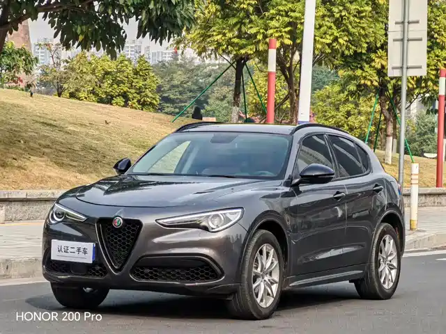 alfa-romeo stelvio
