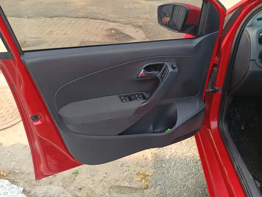 Volkswagen Polo — миниатюра 7