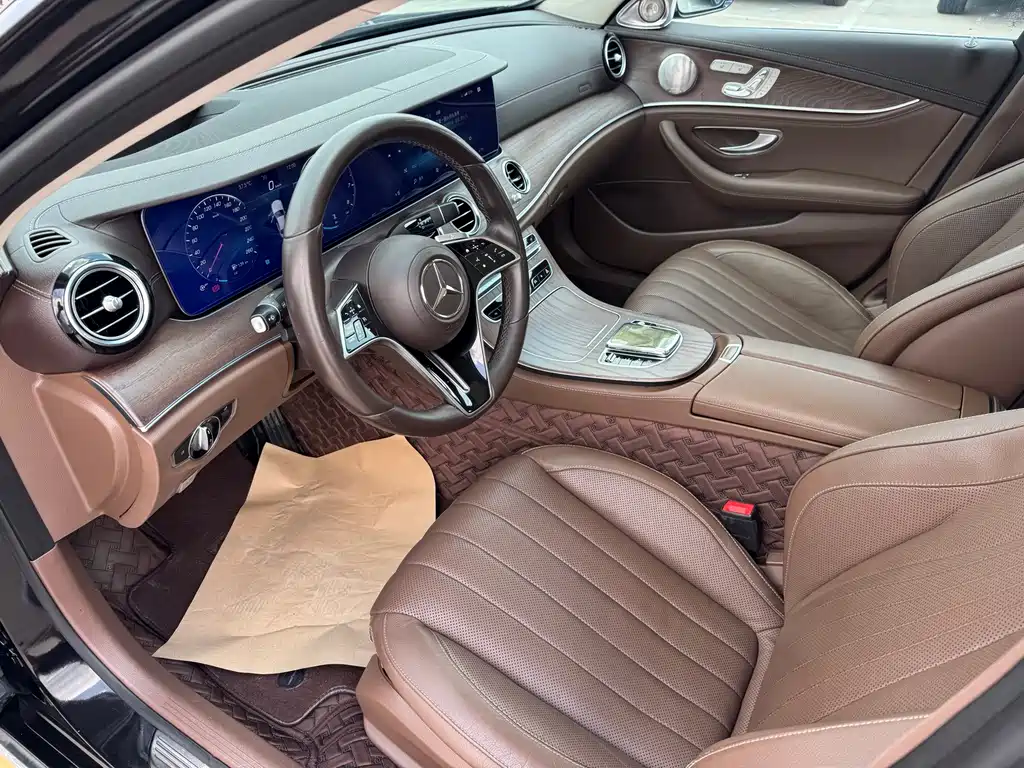Mercedes-Benz E-Class — миниатюра 9