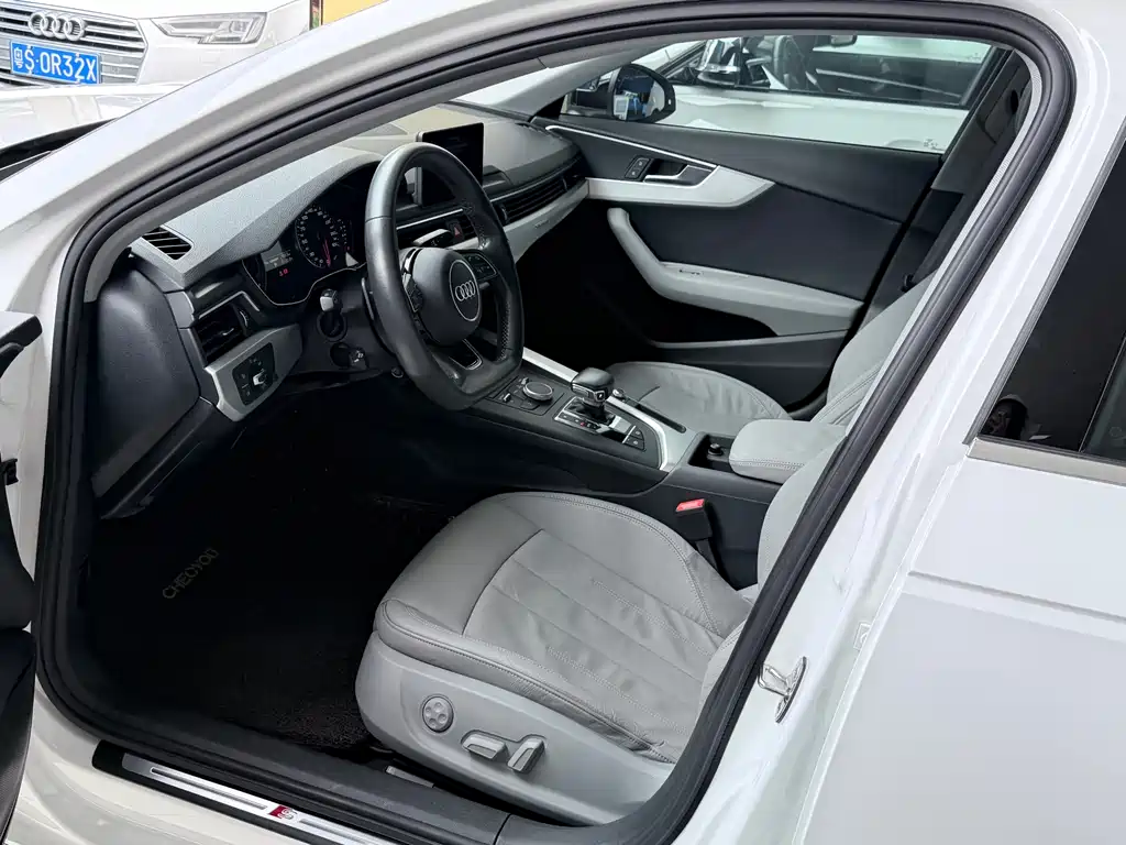 Audi A4L 2019 45 TFSI quattro Sport V