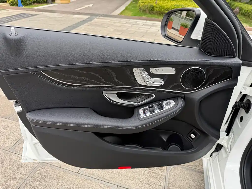Mercedes-Benz C-Class — миниатюра 17