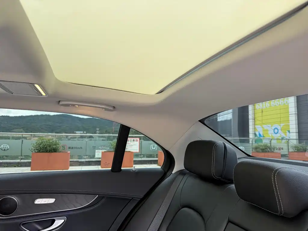 Mercedes-Benz C-Class — миниатюра 35