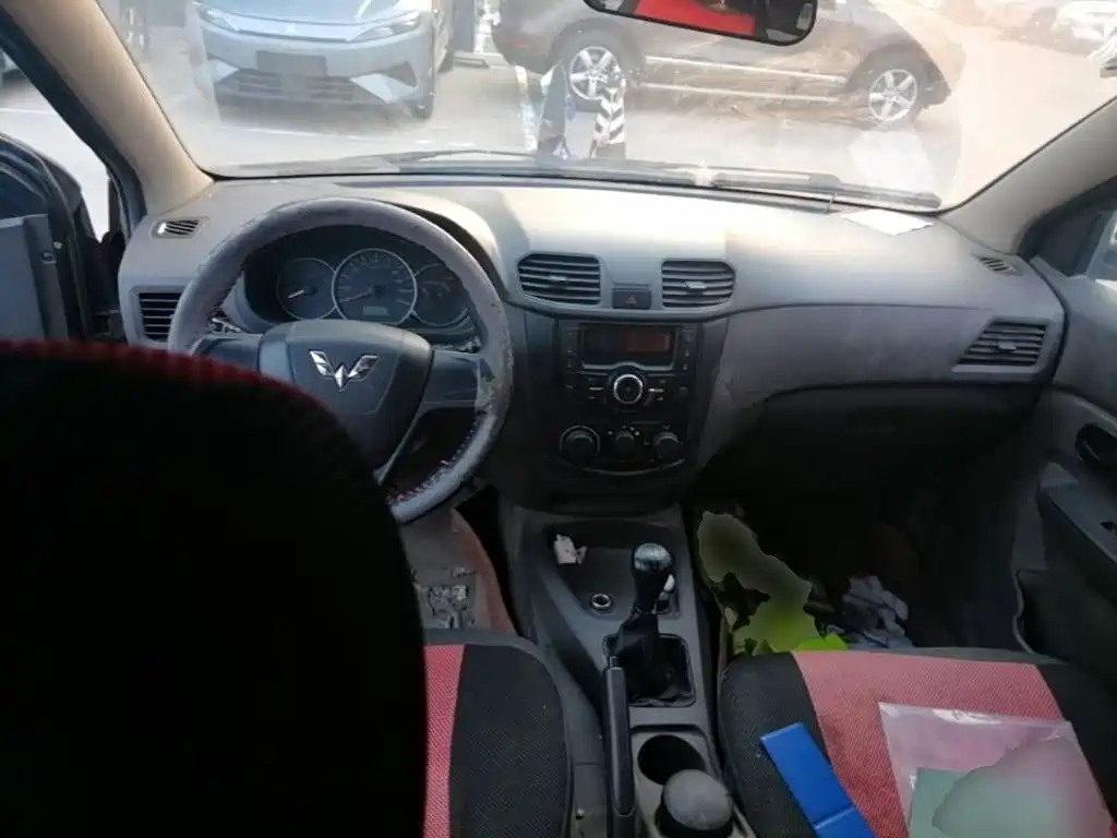 Wuling Hongguang — миниатюра 14