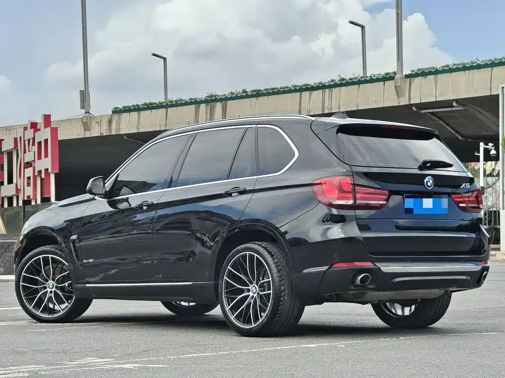 BMW X5 (Import) — миниатюра 17