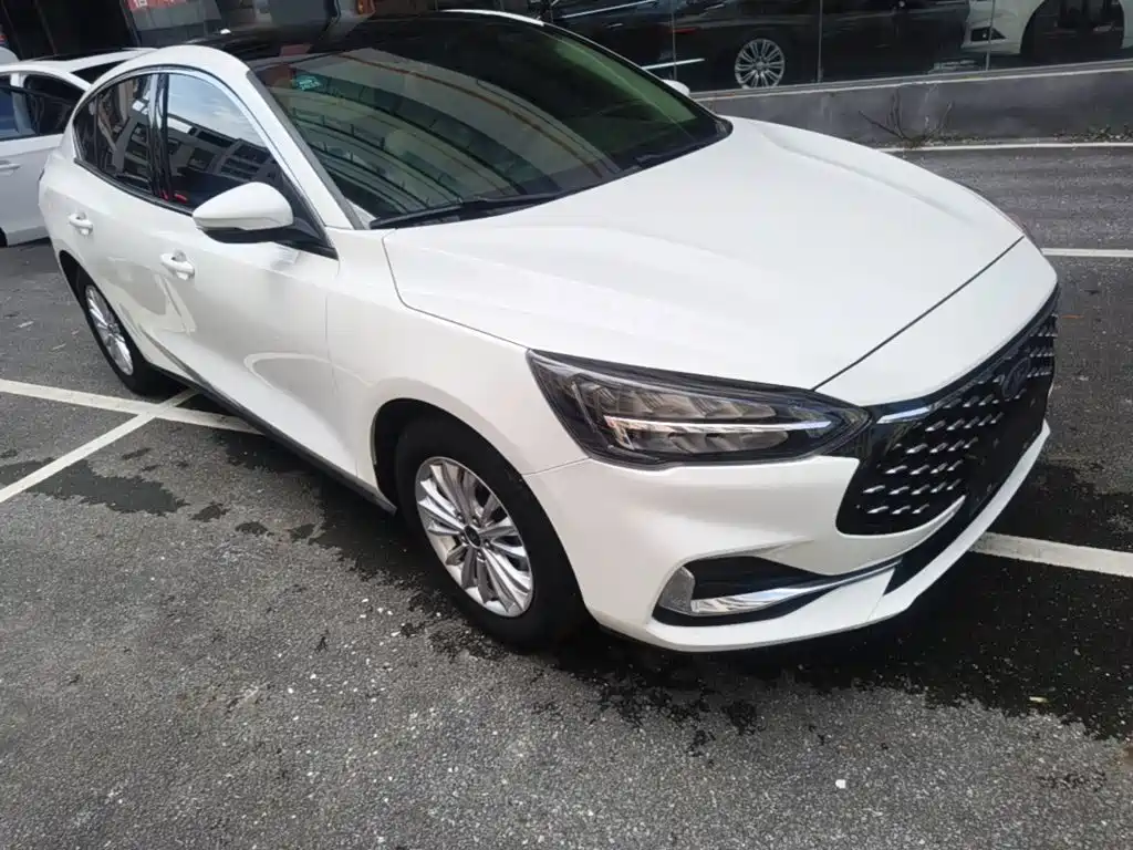 Ford Focus 2021 EcoBoost 180 AT