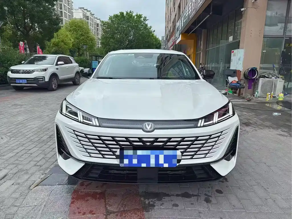 Changan Eado — миниатюра 2