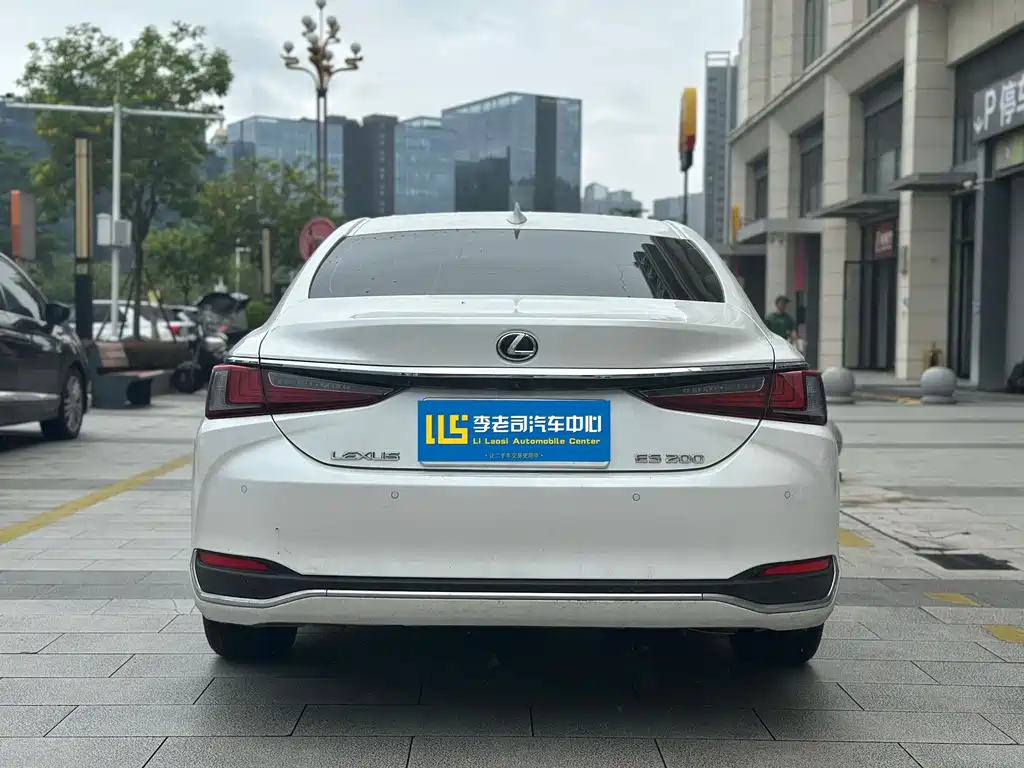 Lexus ES — миниатюра 4